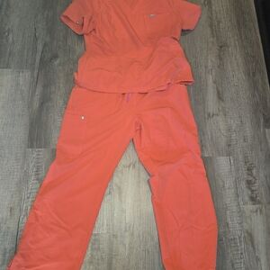 Figs Women's Fireside Scrub Set